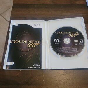 GoldenEye 007 (Nintendo Wii, 2010) Complete w/ Manual CIB Tested + Working